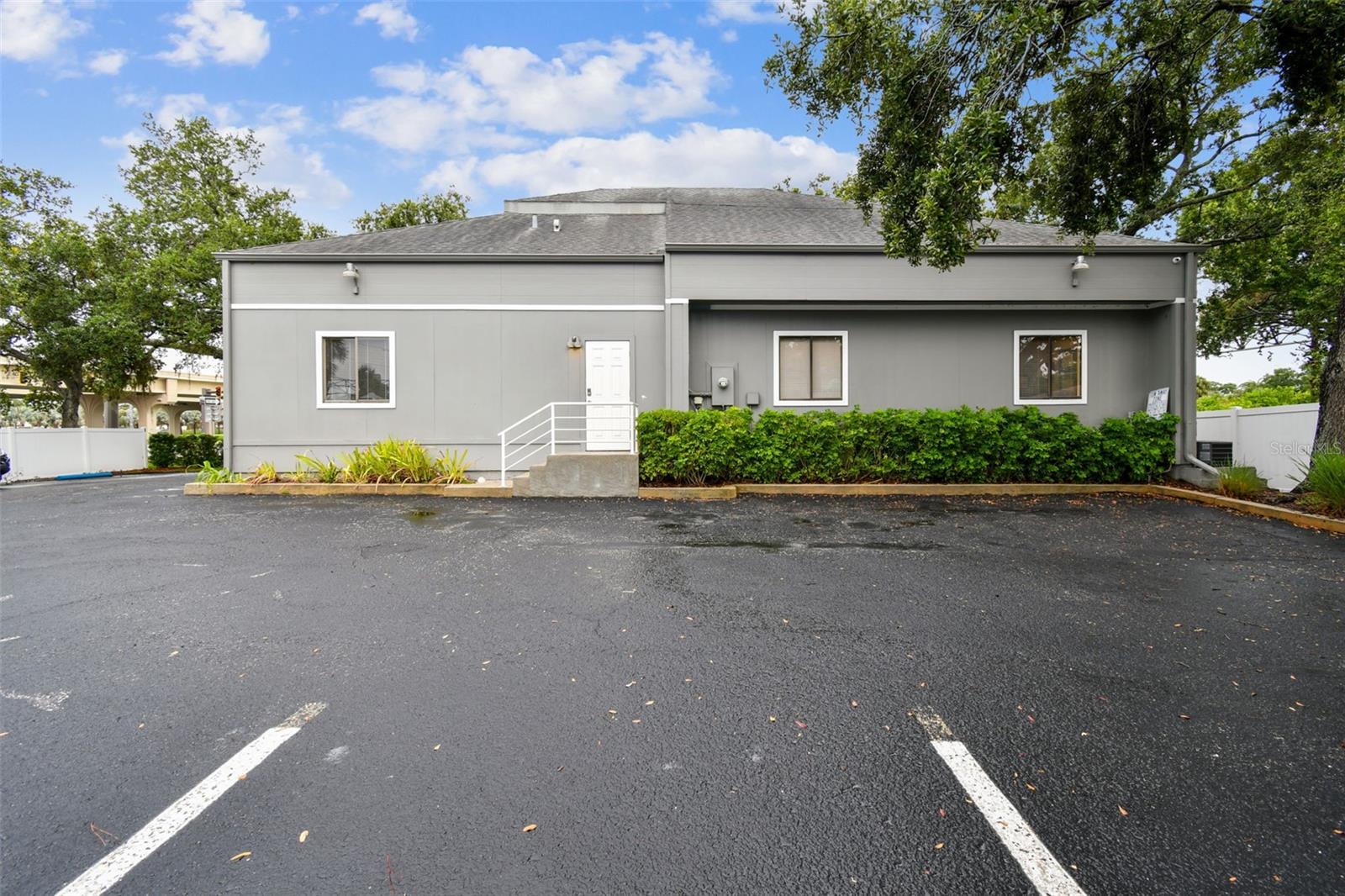 Image 4 of 21 For 10261 4th Street N