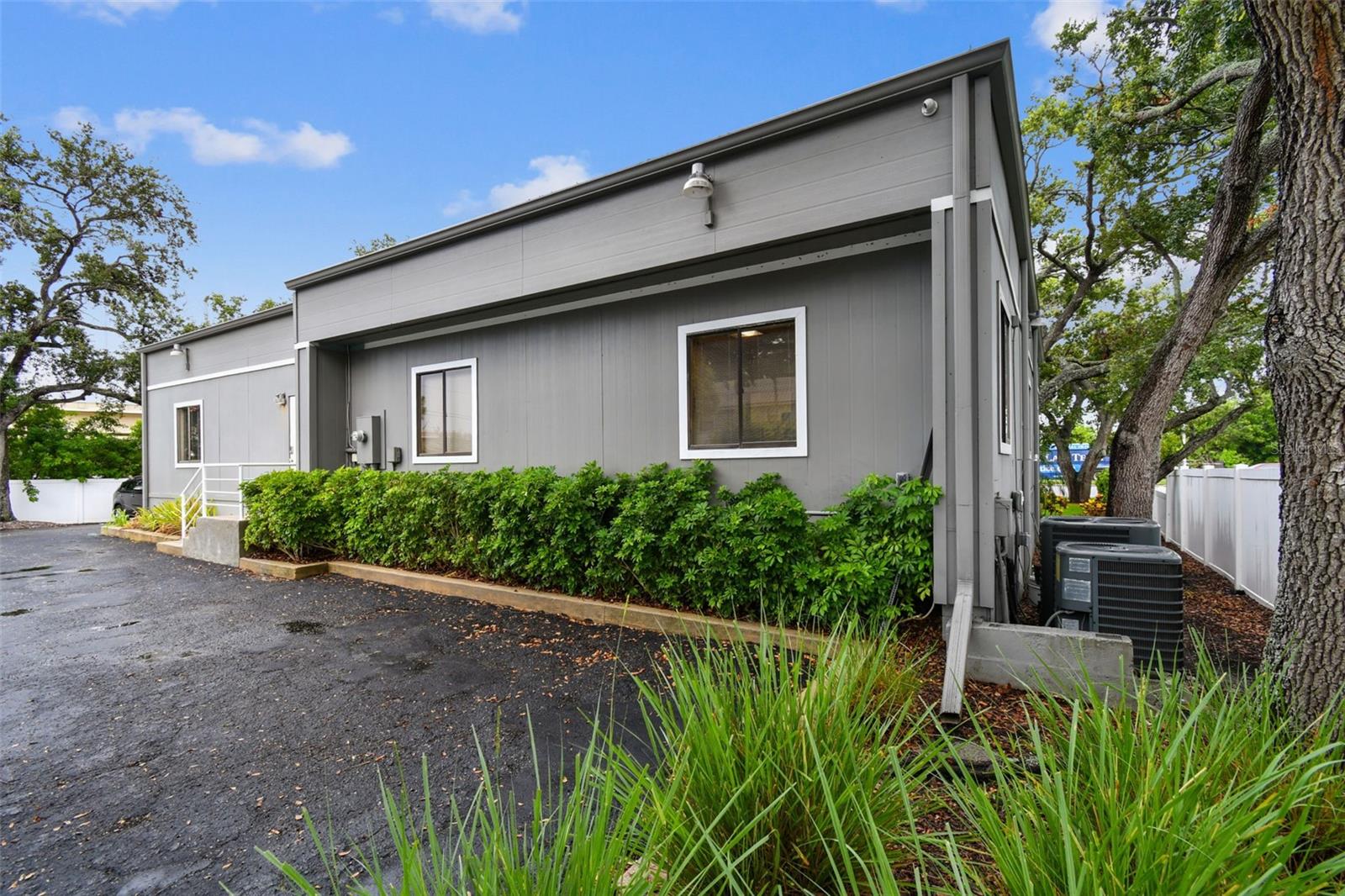 Image 5 of 21 For 10261 4th Street N