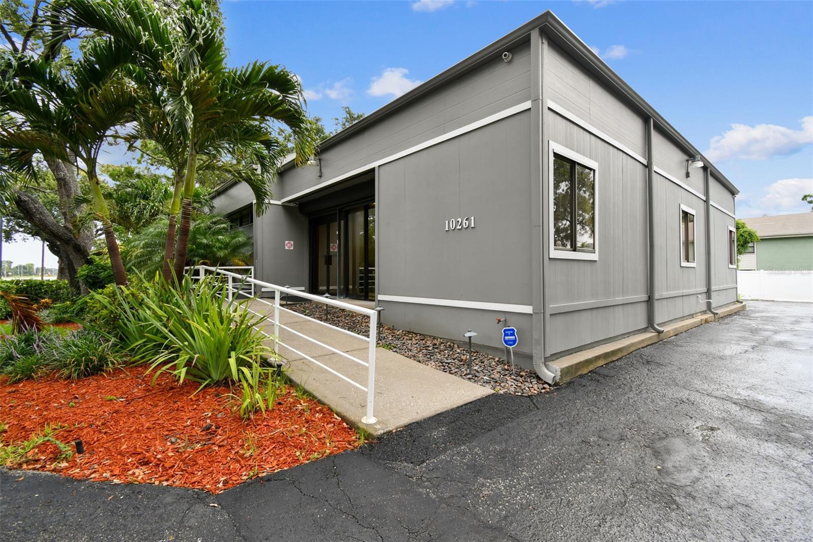 Image 6 of 21 For 10261 4th Street N