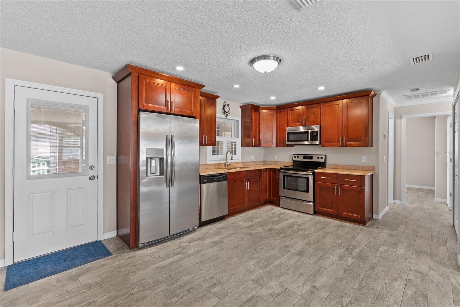 Image 10 of 31 For 2901 Paxton Avenue