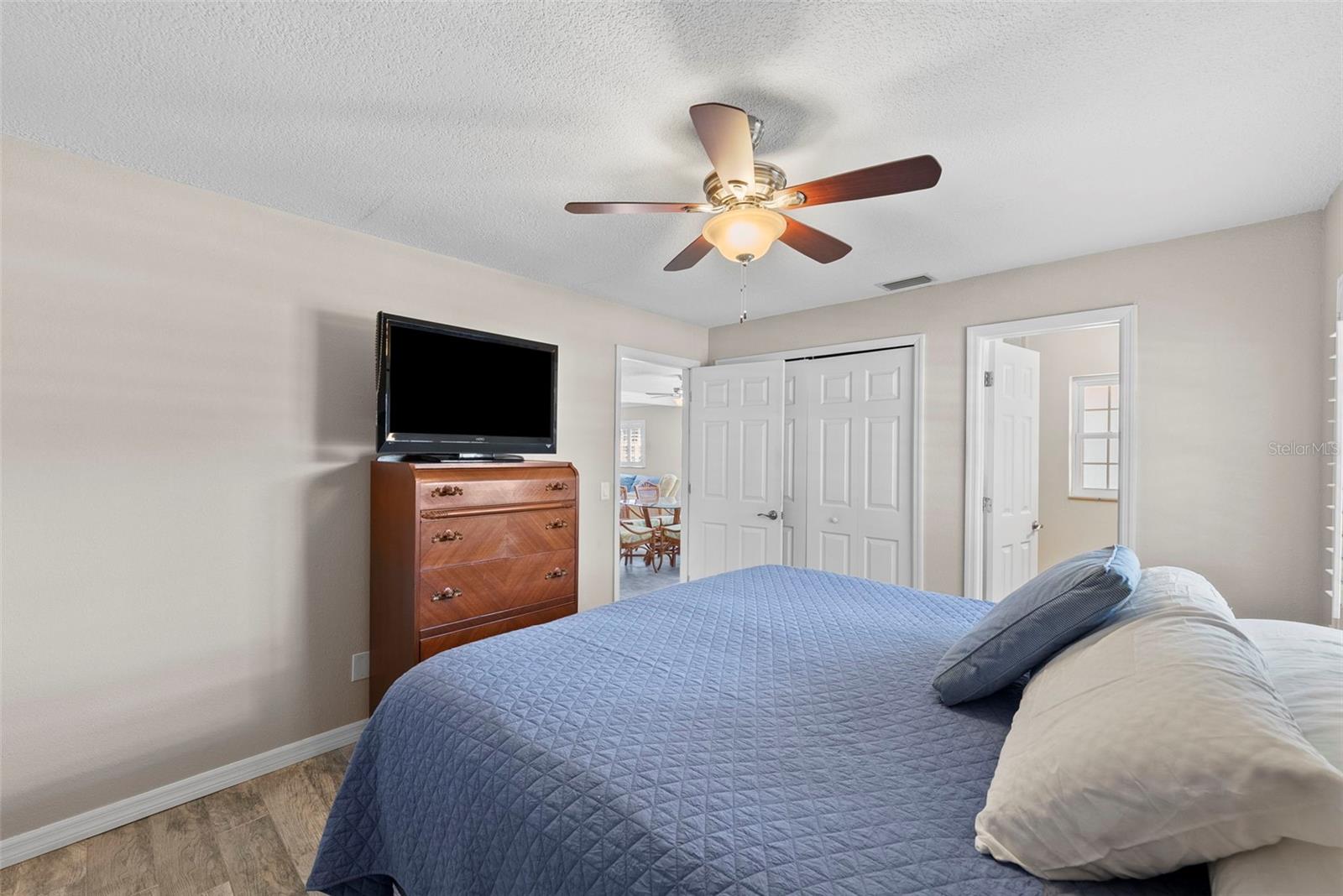 Image 16 of 31 For 2901 Paxton Avenue