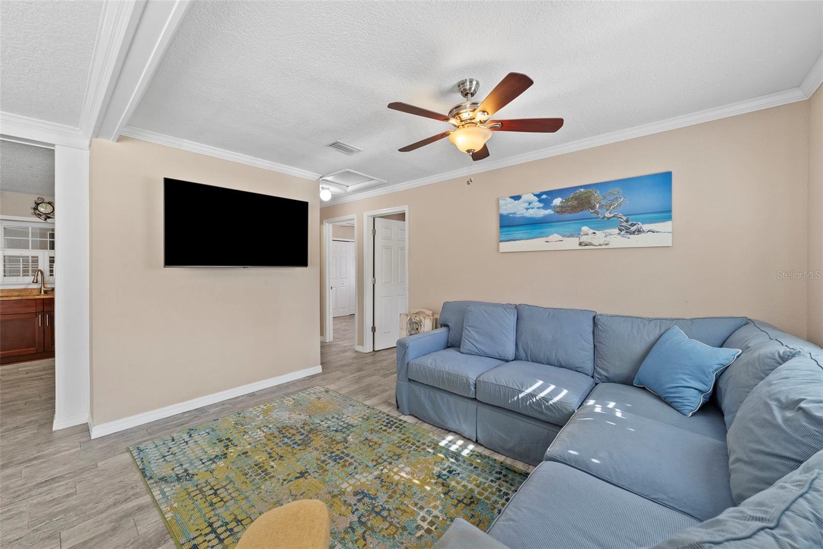 Image 4 of 31 For 2901 Paxton Avenue