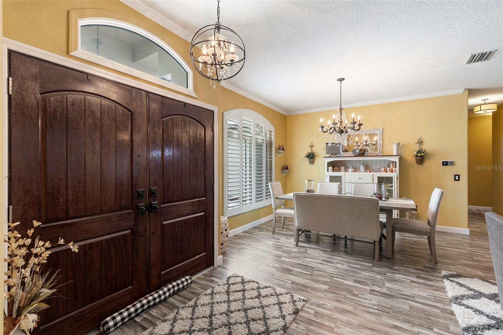 Listing photo id 8 for 8000 Baytree Drive