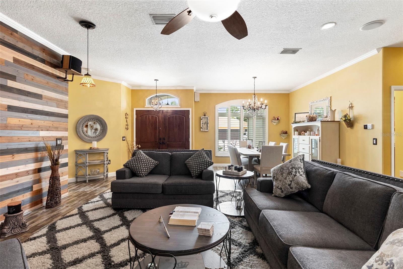 Listing photo id 9 for 8000 Baytree Drive
