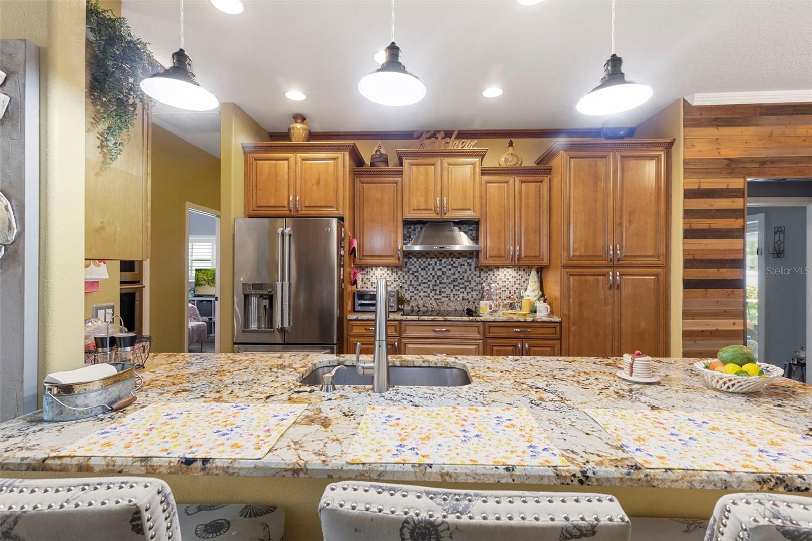 Listing photo id 15 for 8000 Baytree Drive