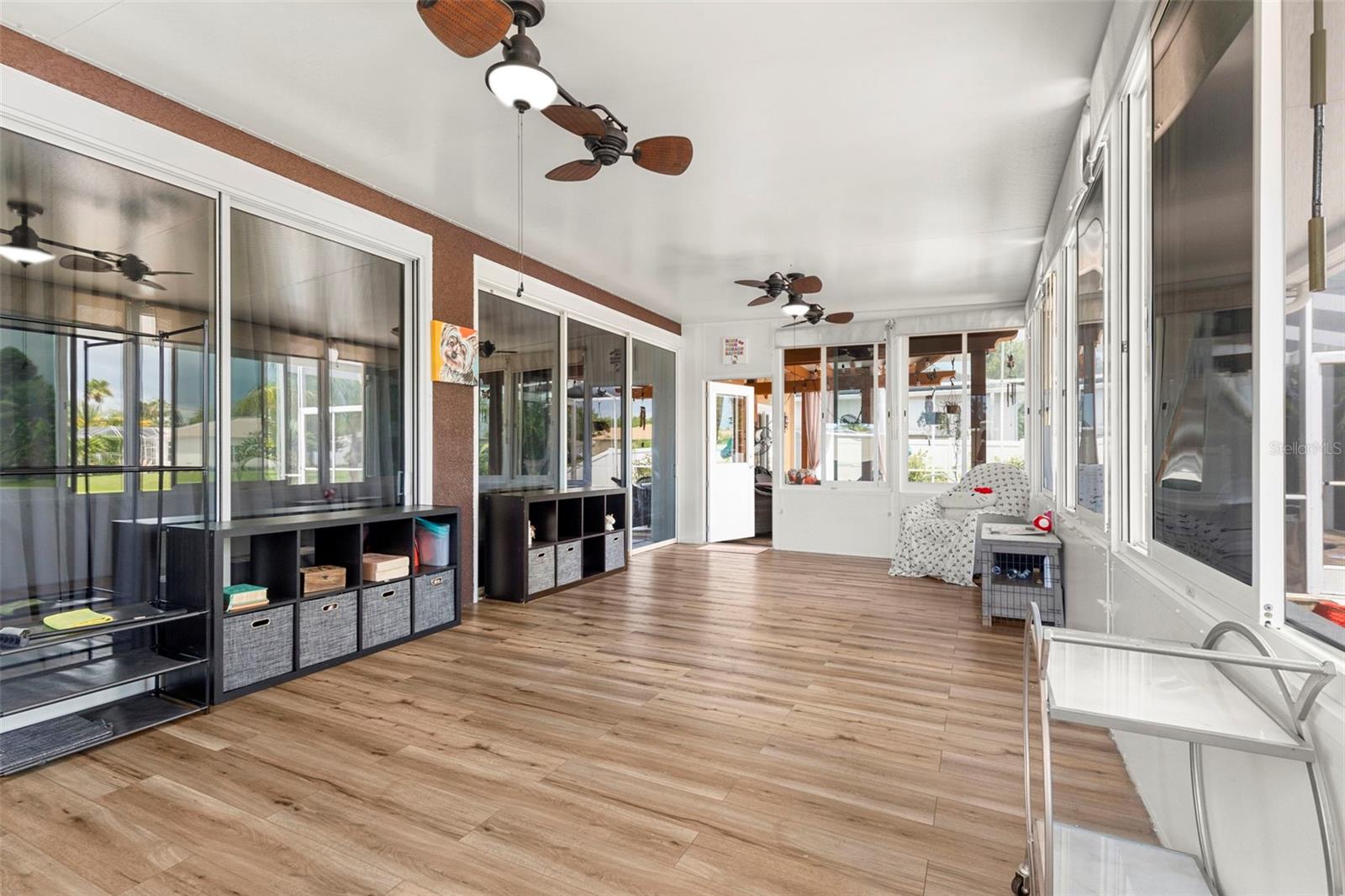 Listing photo id 25 for 8000 Baytree Drive