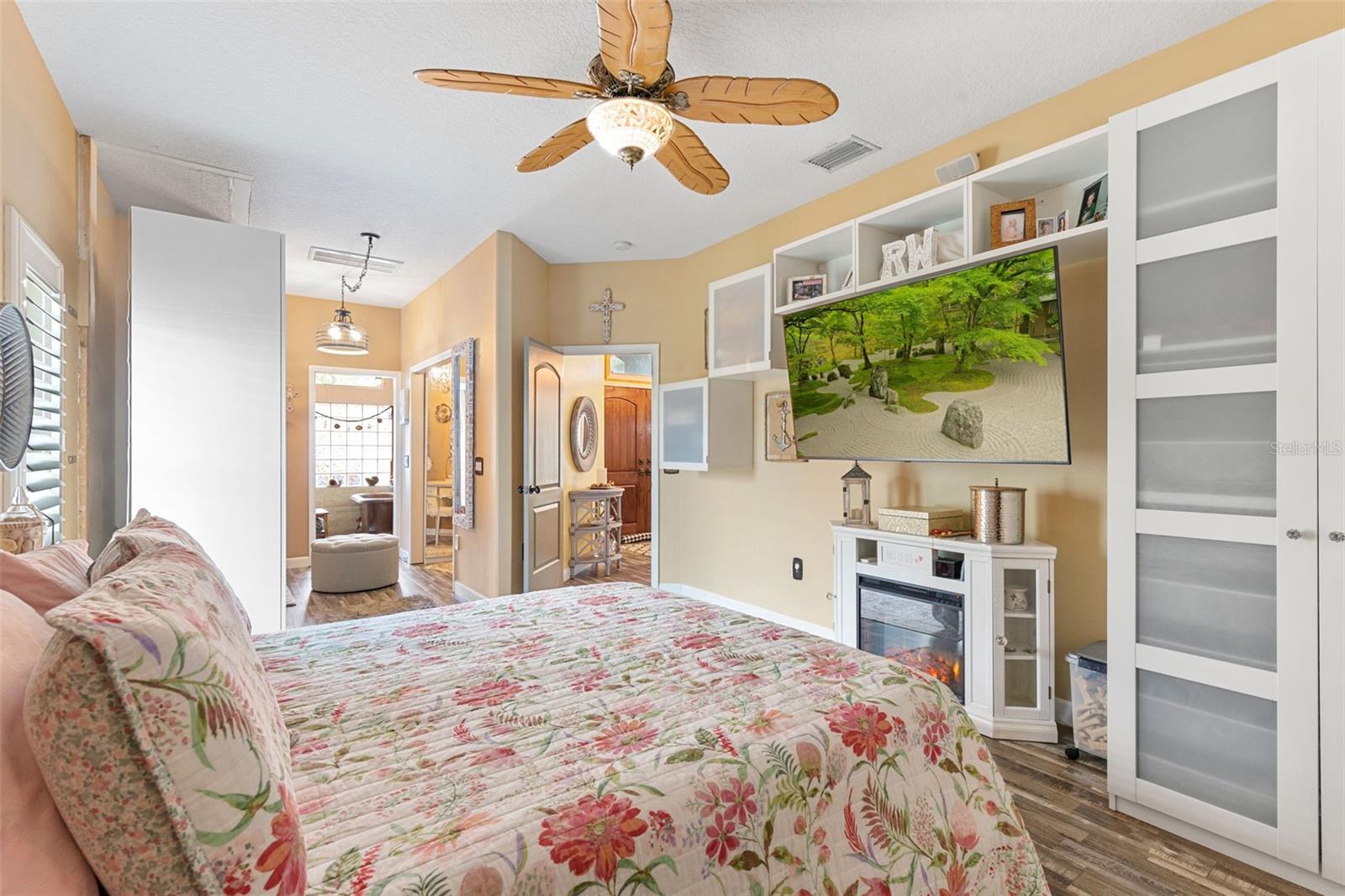 Listing photo id 36 for 8000 Baytree Drive