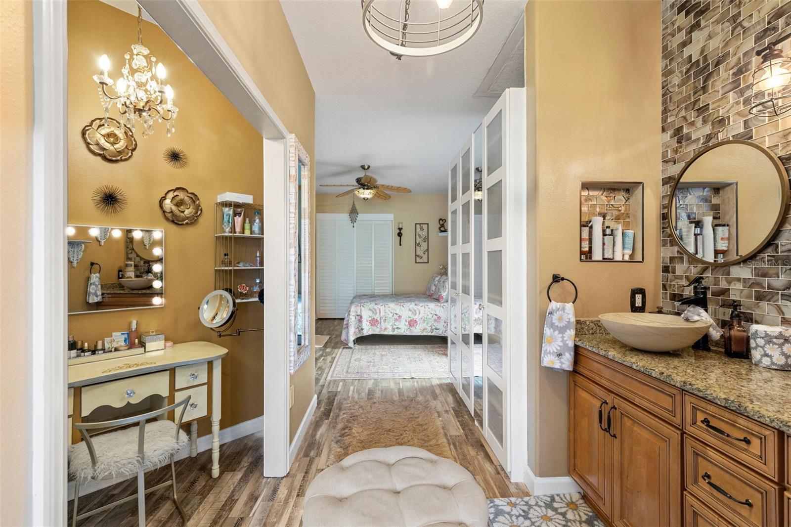 Listing photo id 39 for 8000 Baytree Drive