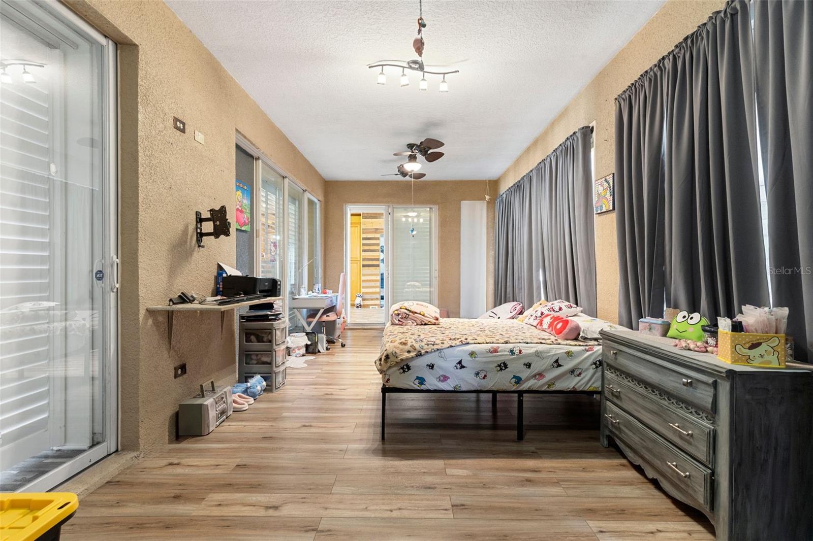 Listing photo id 52 for 8000 Baytree Drive