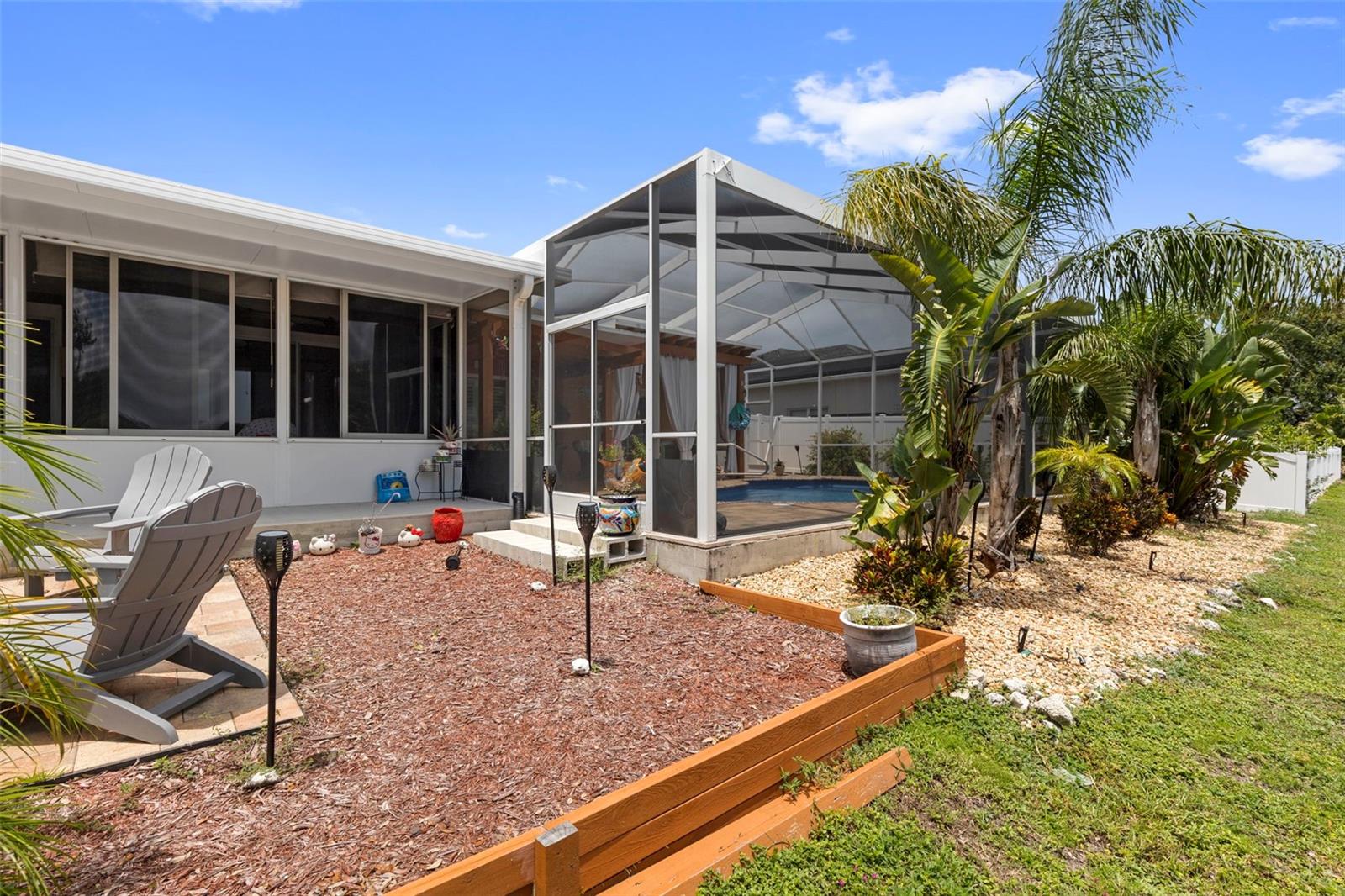 Listing photo id 55 for 8000 Baytree Drive