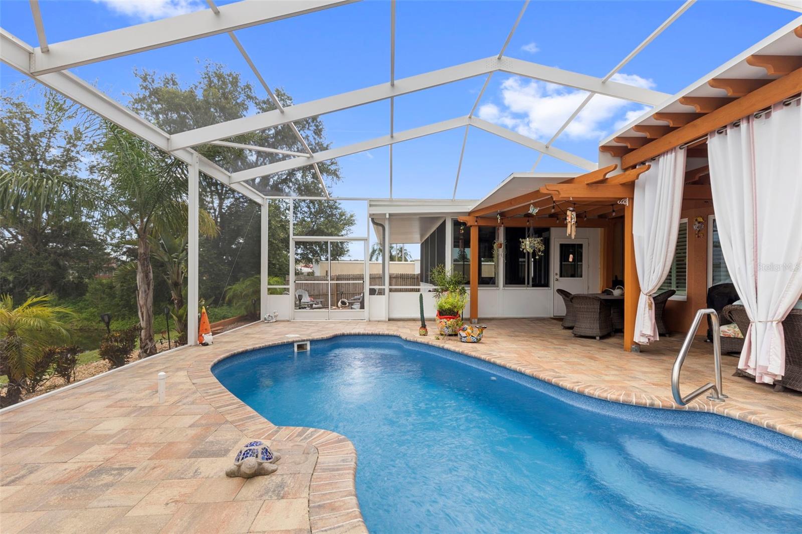 Listing photo id 58 for 8000 Baytree Drive
