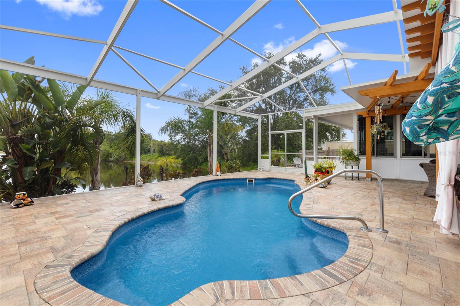 Listing photo id 59 for 8000 Baytree Drive