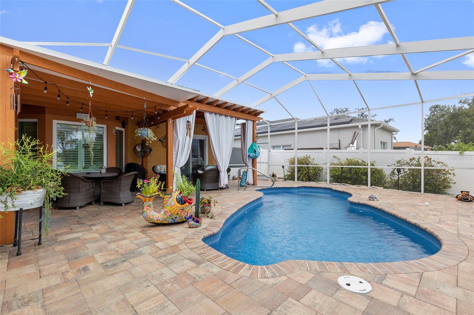 Listing photo id 60 for 8000 Baytree Drive