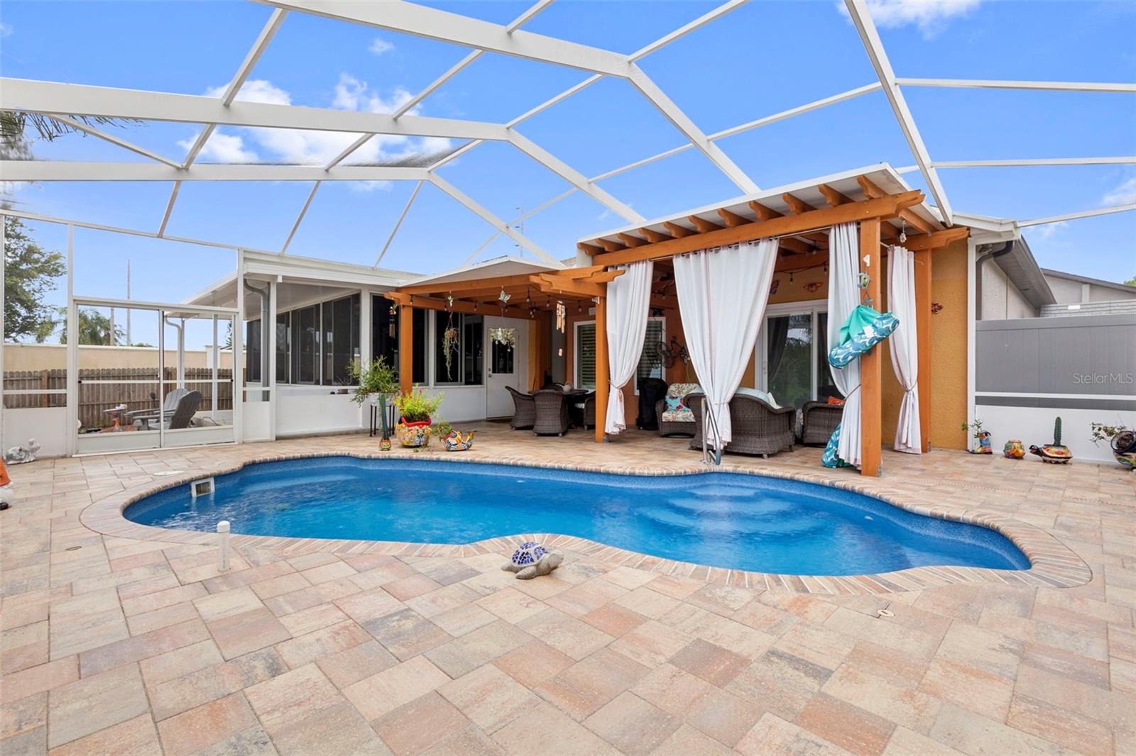 Listing photo id 61 for 8000 Baytree Drive
