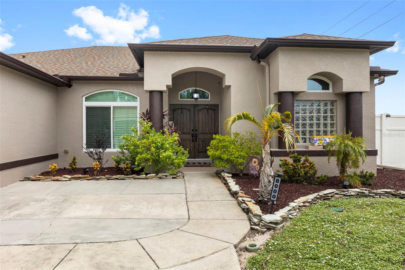 Listing photo id 70 for 8000 Baytree Drive