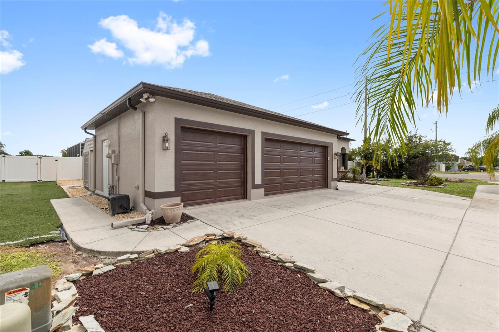 Listing photo id 71 for 8000 Baytree Drive