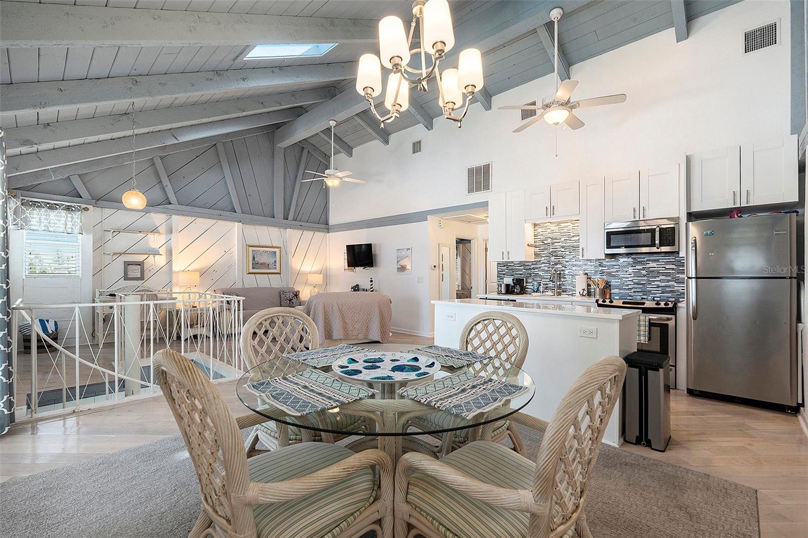 Image 13 of 65 For 8425 Gulf Boulevard