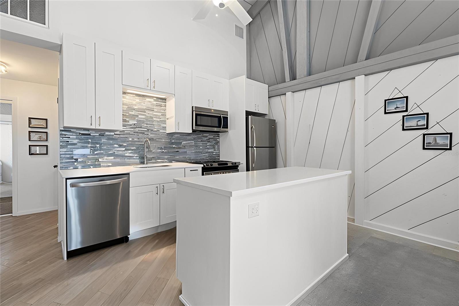 Image 14 of 65 For 8425 Gulf Boulevard