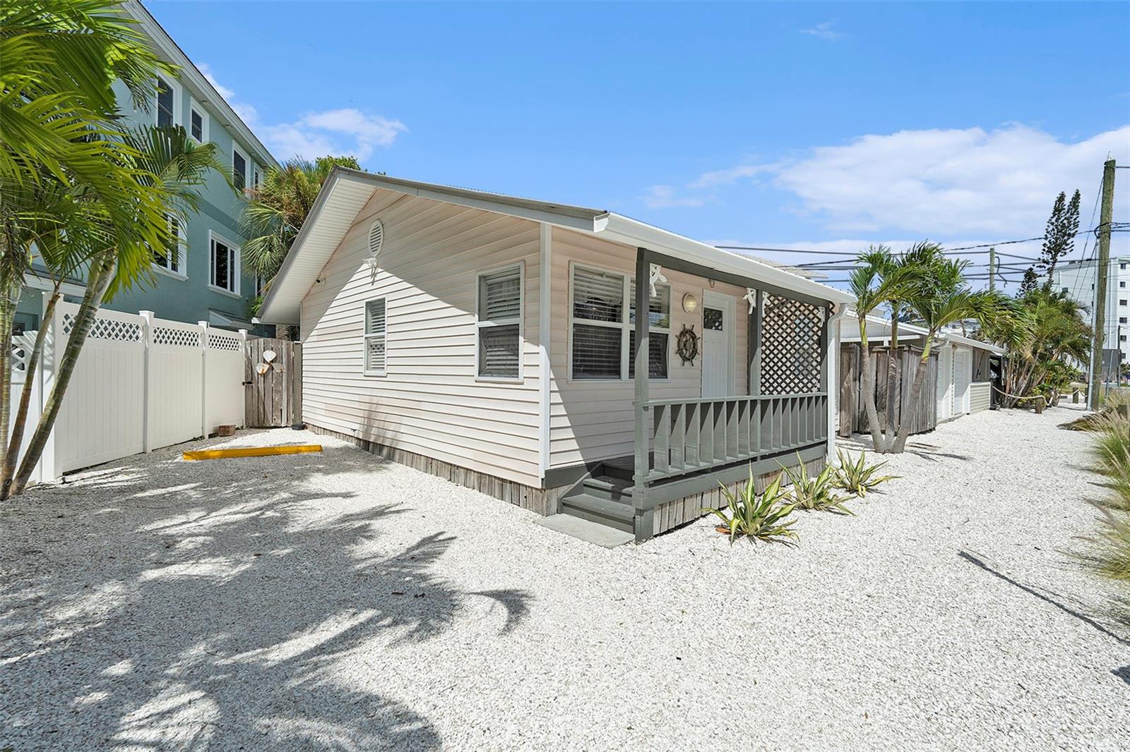 Image 37 of 65 For 8425 Gulf Boulevard