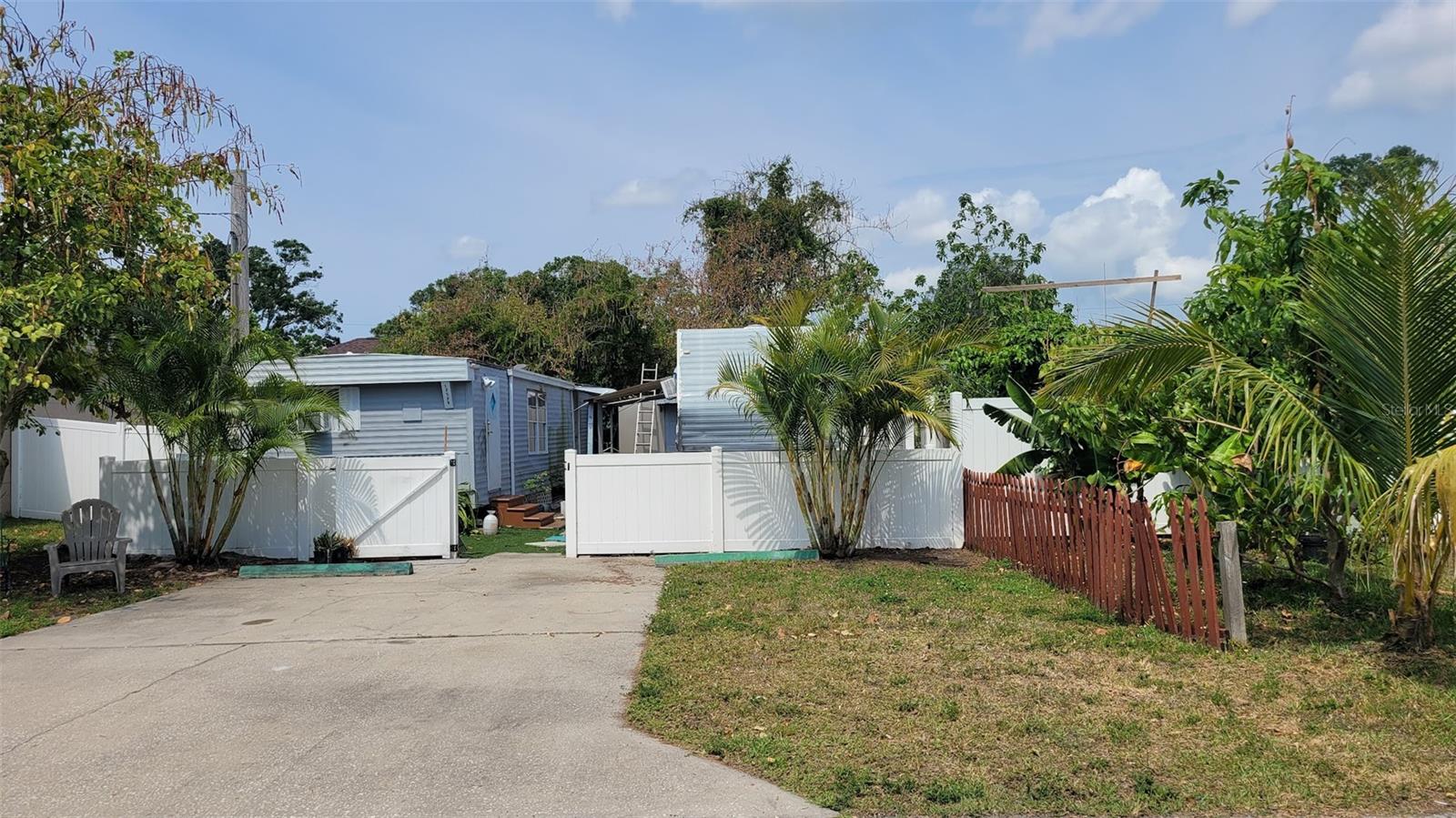Listing Details for 12550 Cross Street, LARGO, FL 33773