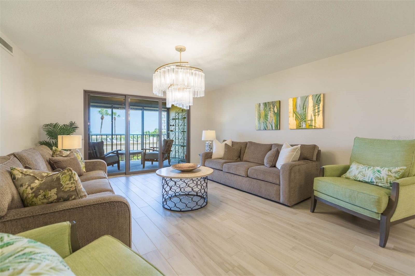 Image 12 of 39 For 4450 Gulf Boulevard 104