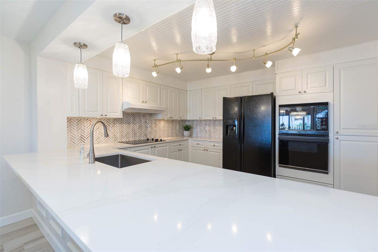 Image 9 of 39 For 4450 Gulf Boulevard 104