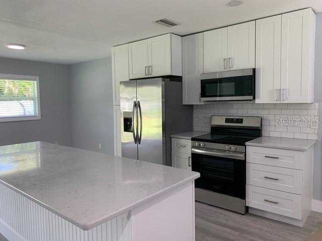 Image 3 of 11 For 4712 Chapin Avenue