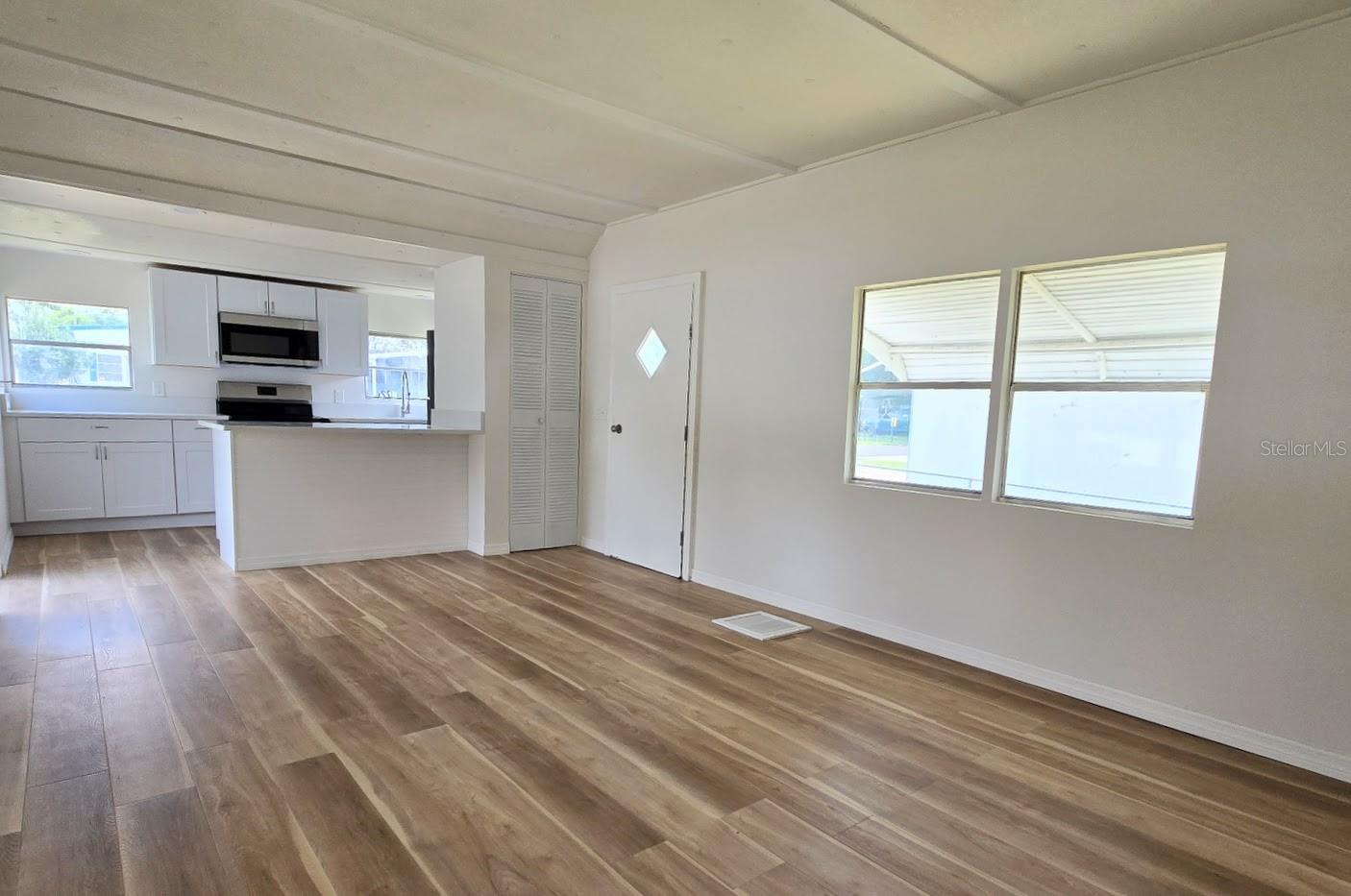 Image 8 of 18 For 7215 Lofty Drive