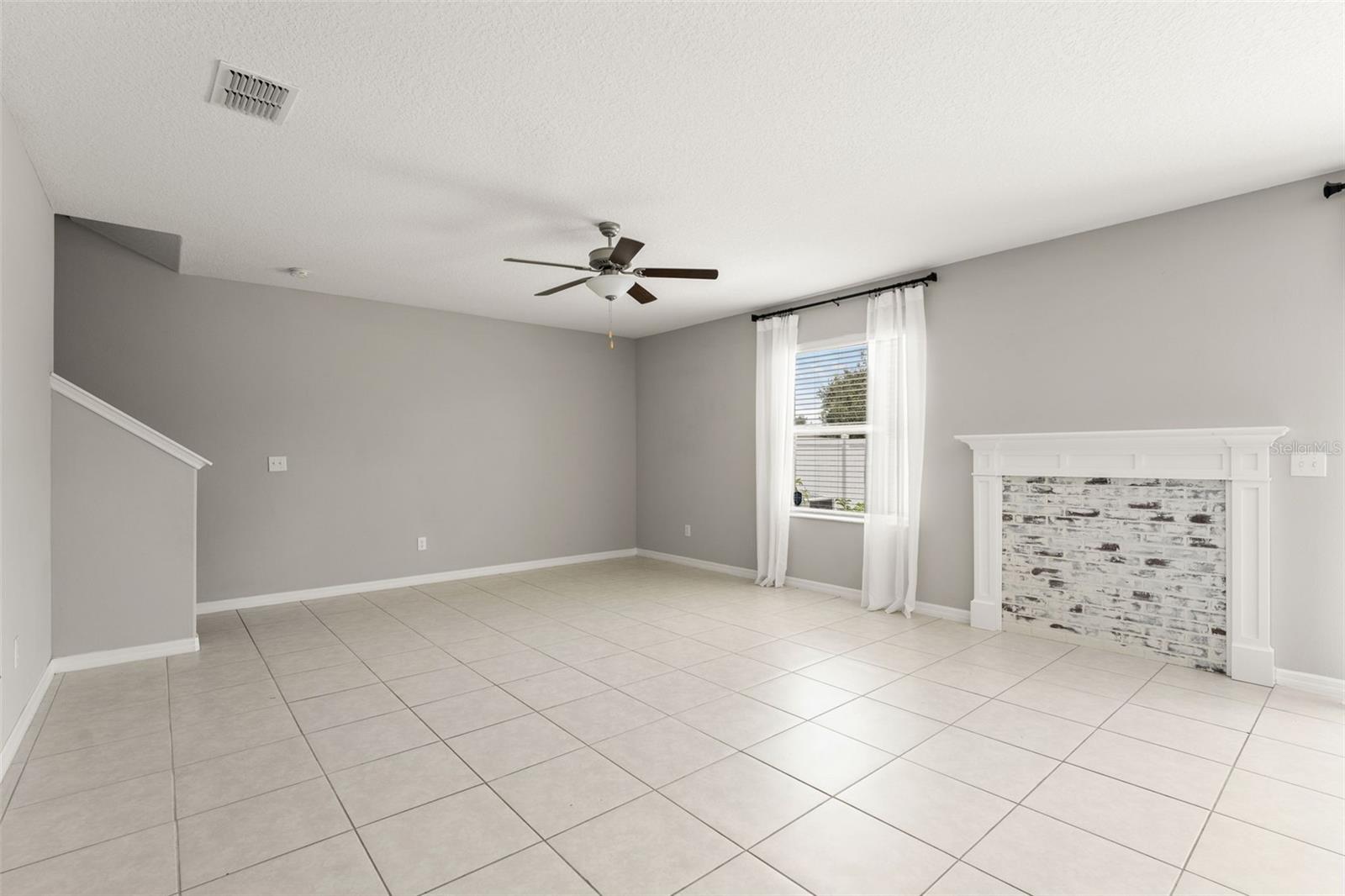 Image 3 of 51 For 238 Argyll Drive