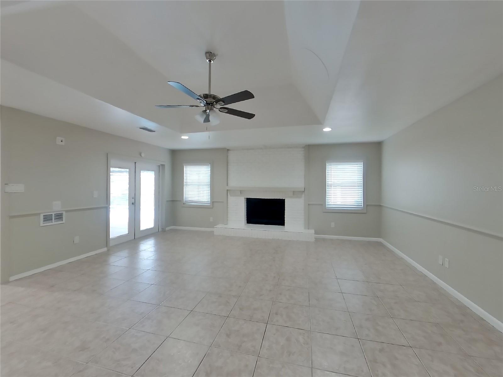 Image 3 of 18 For 912 Shangri La Drive