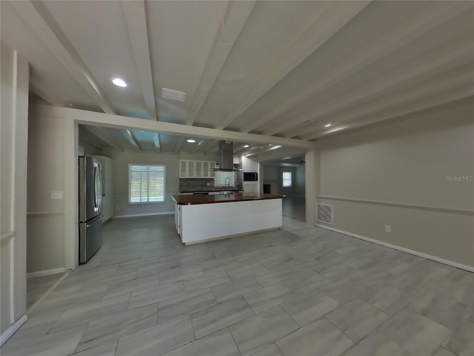 Image 4 of 18 For 912 Shangri La Drive