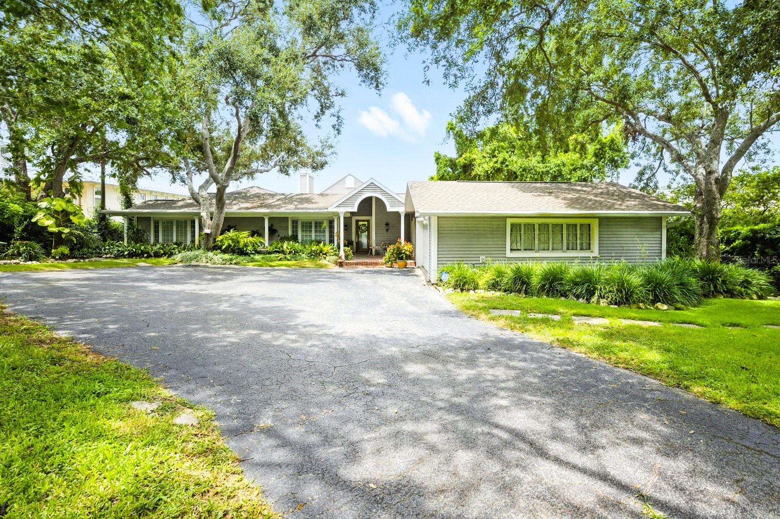 Image 6 of 50 For 228 Bluff View Drive