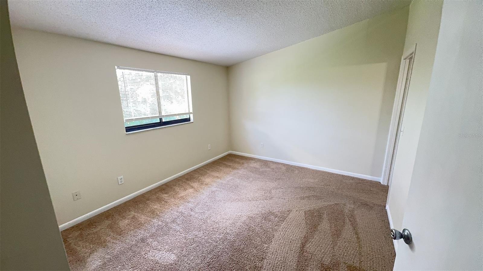 Image 15 of 41 For 4003 Oak Limb Court