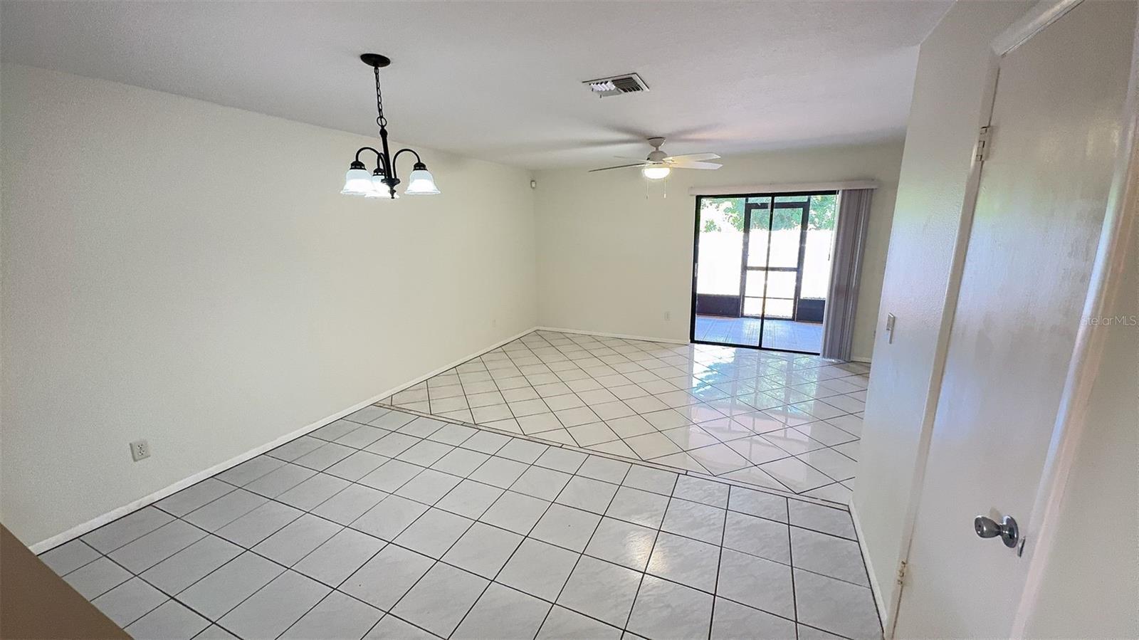 Image 4 of 41 For 4003 Oak Limb Court