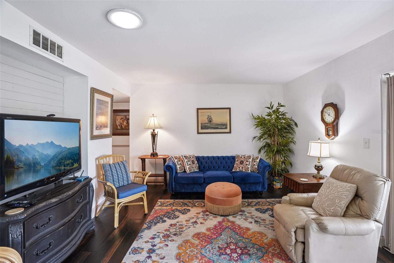 Image 7 of 32 For 1229 Chevy Chase Drive