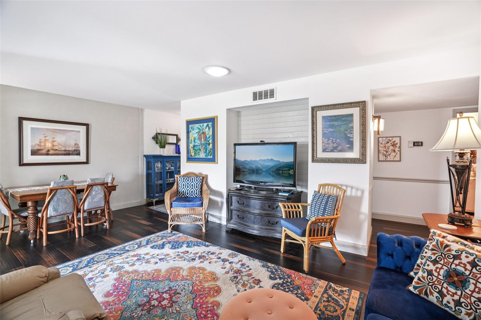 Image 9 of 32 For 1229 Chevy Chase Drive