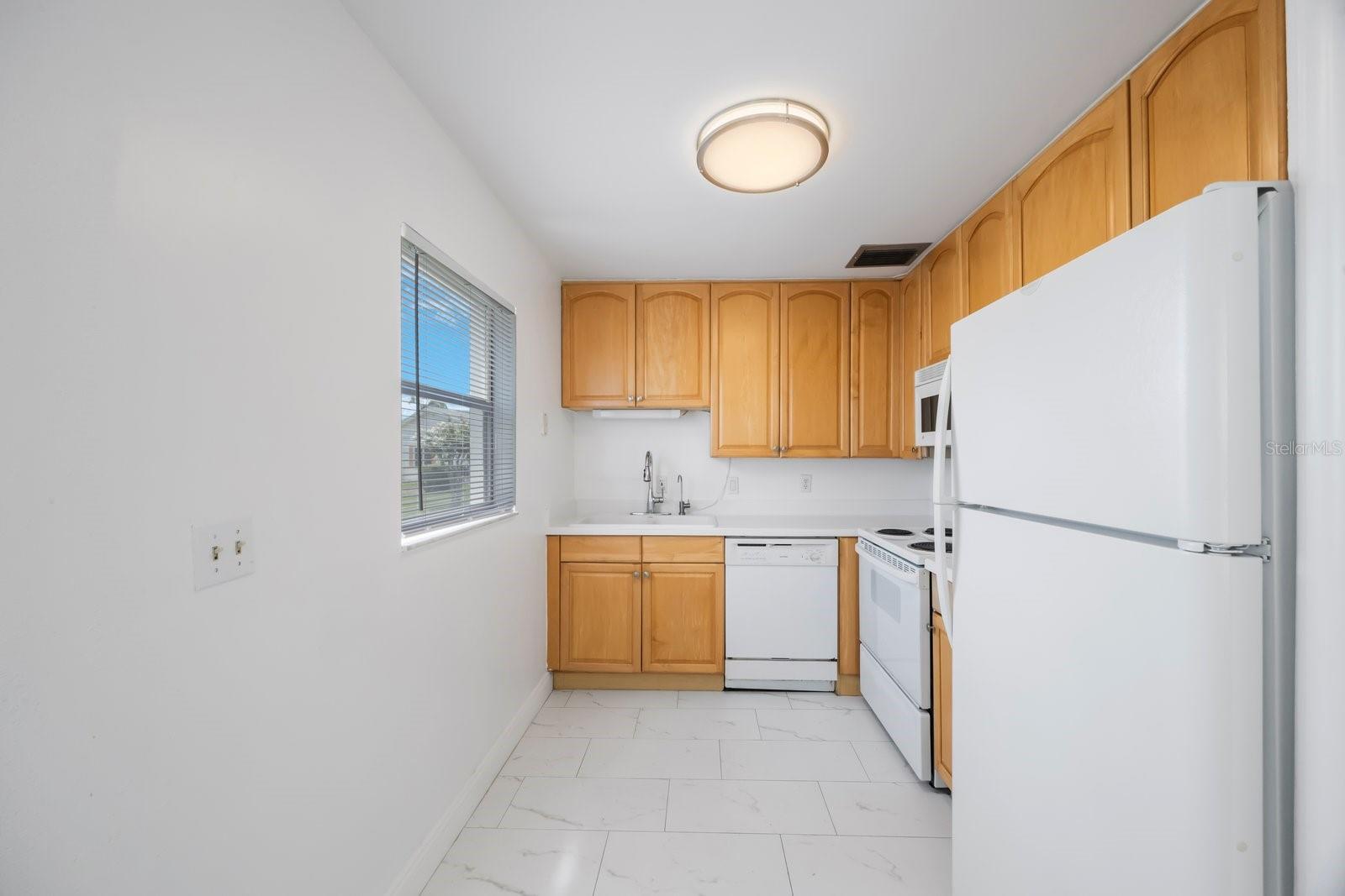 Image 11 of 37 For 1902 Andover Street 200