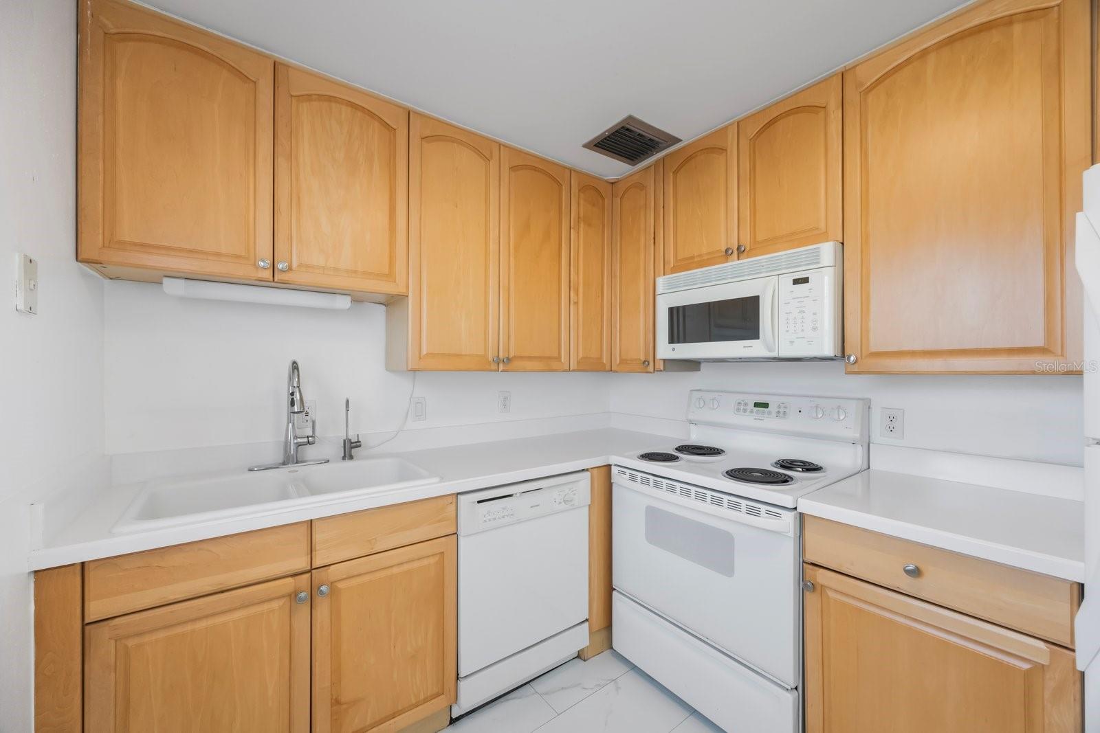 Image 13 of 37 For 1902 Andover Street 200