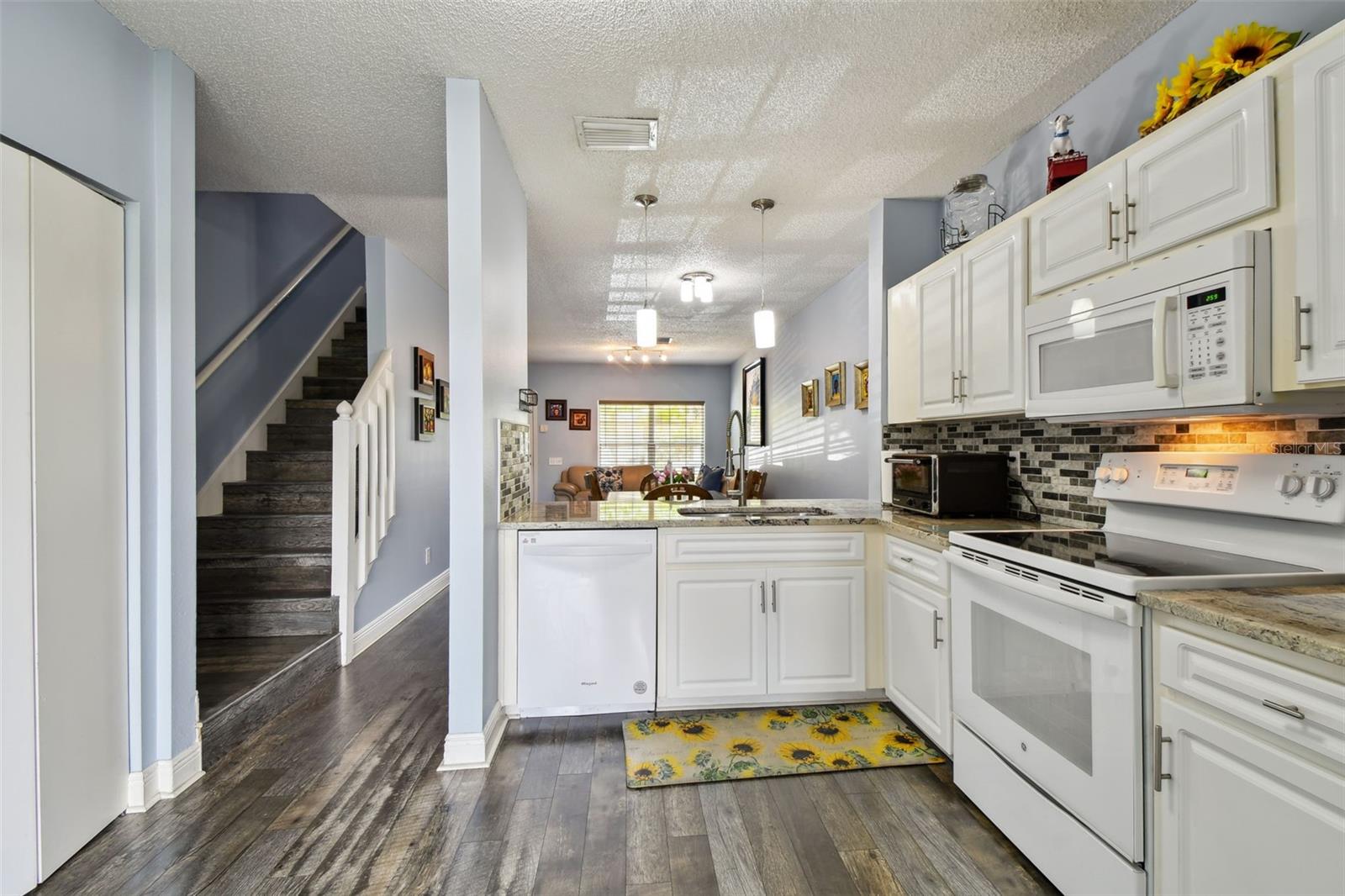 Image 15 of 99 For 6029 Bayside Key Drive