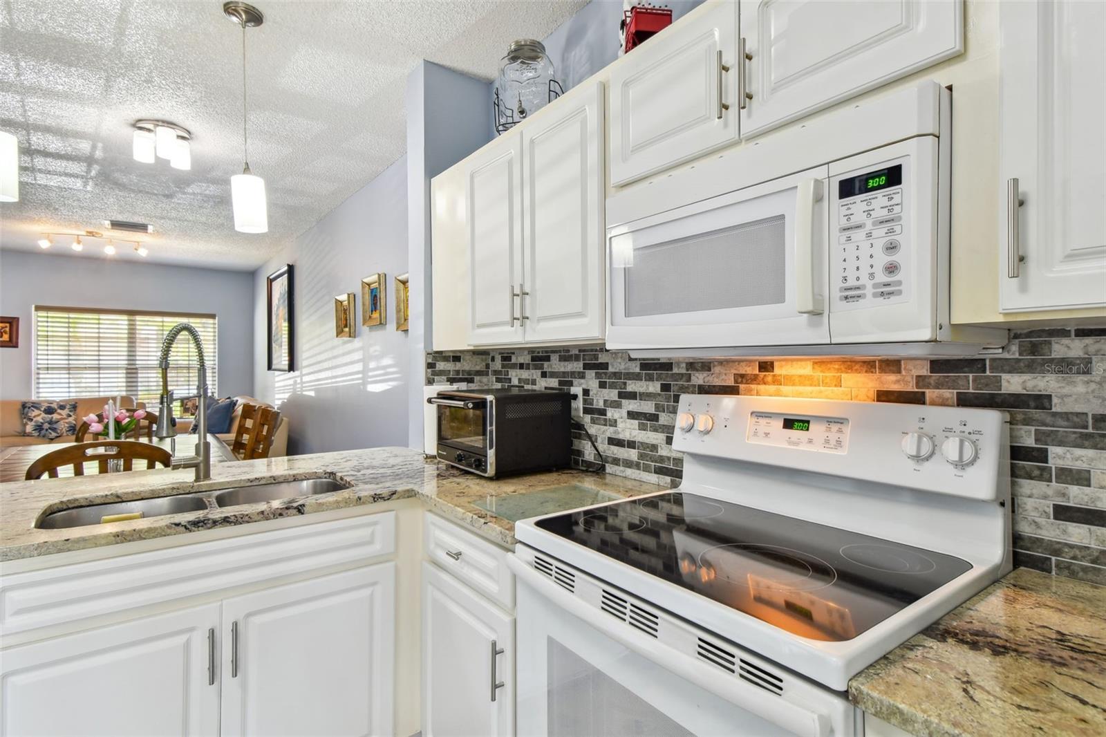 Image 17 of 99 For 6029 Bayside Key Drive