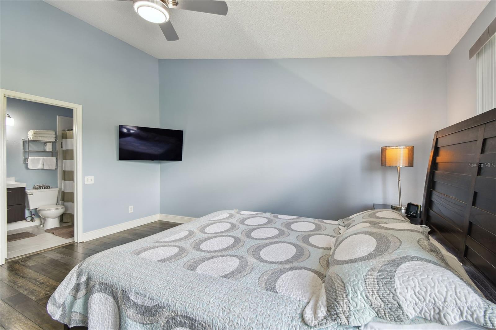 Image 35 of 99 For 6029 Bayside Key Drive