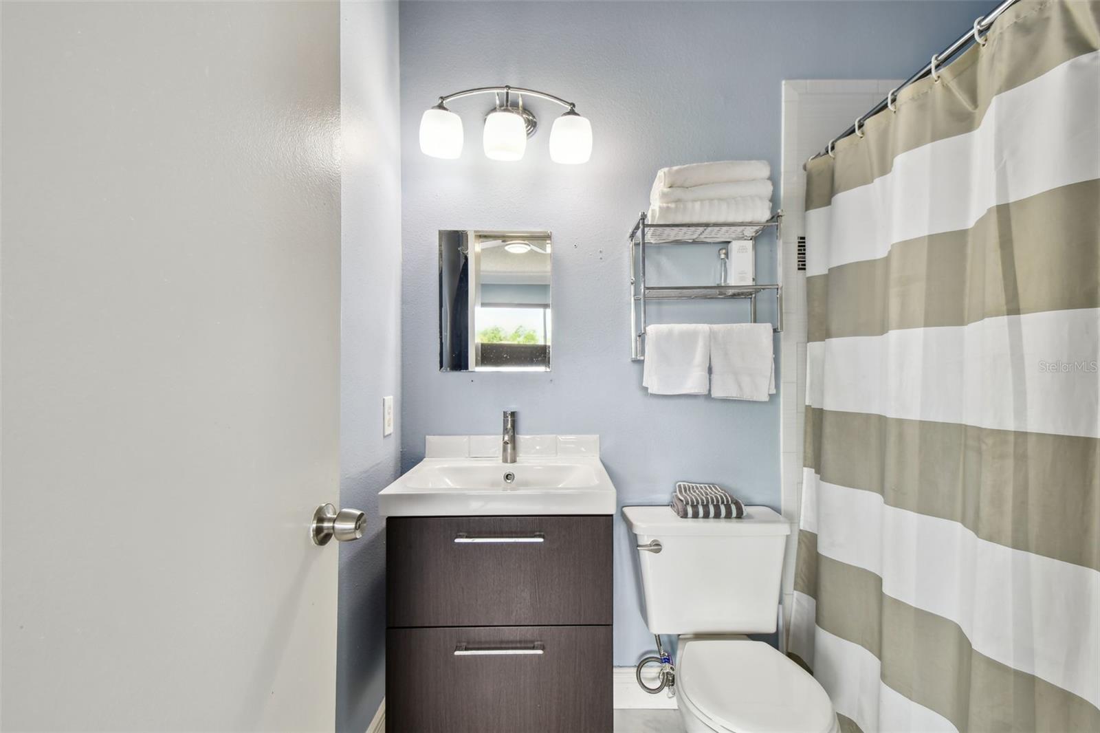 Image 39 of 99 For 6029 Bayside Key Drive