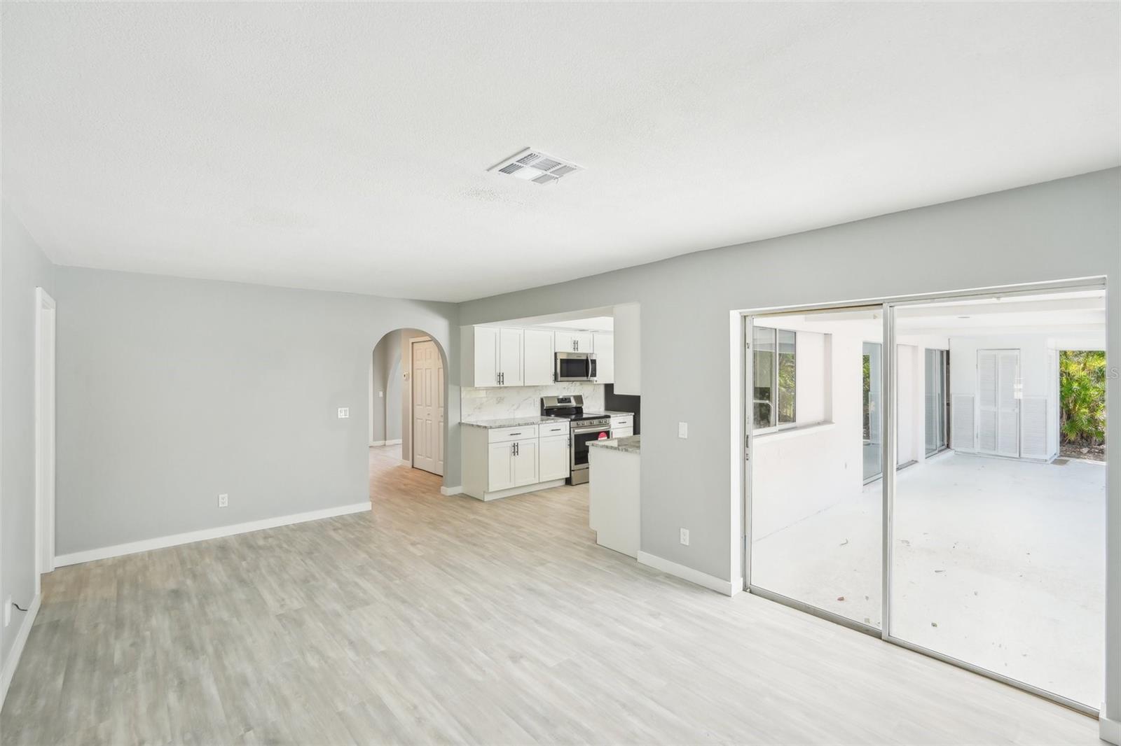 Image 15 of 32 For 5208 3rd Avenue