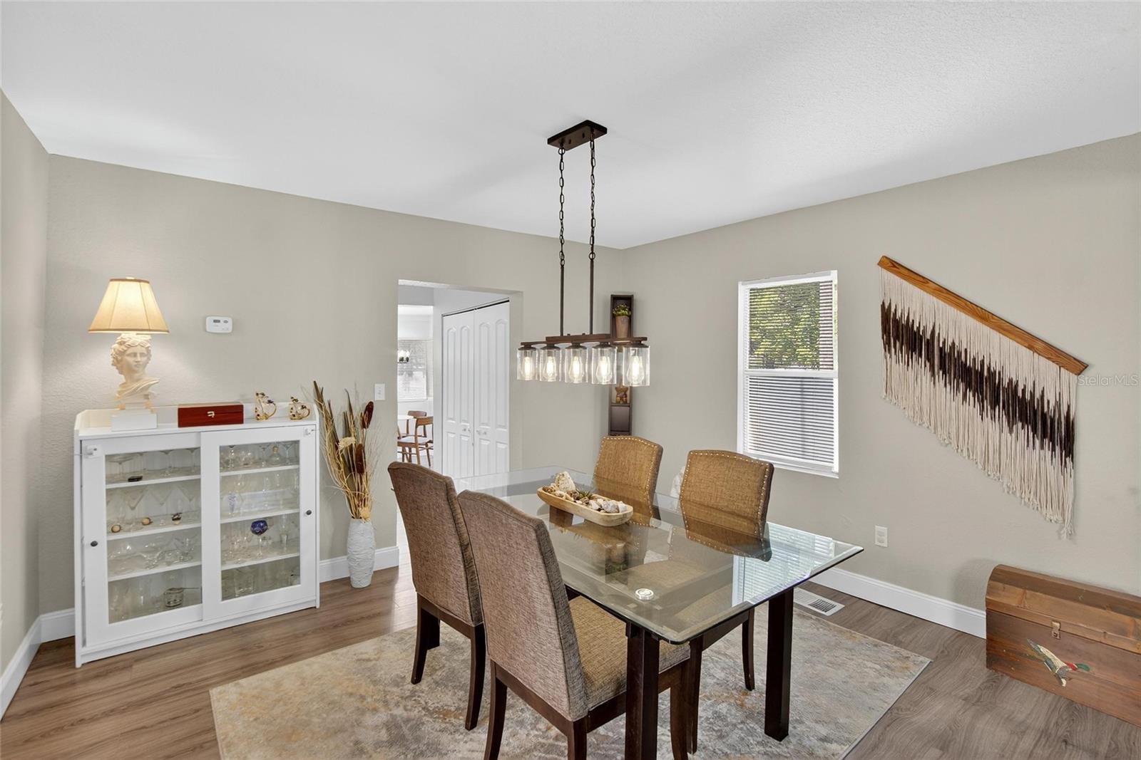 Image 18 of 67 For 1607 Granfield Avenue