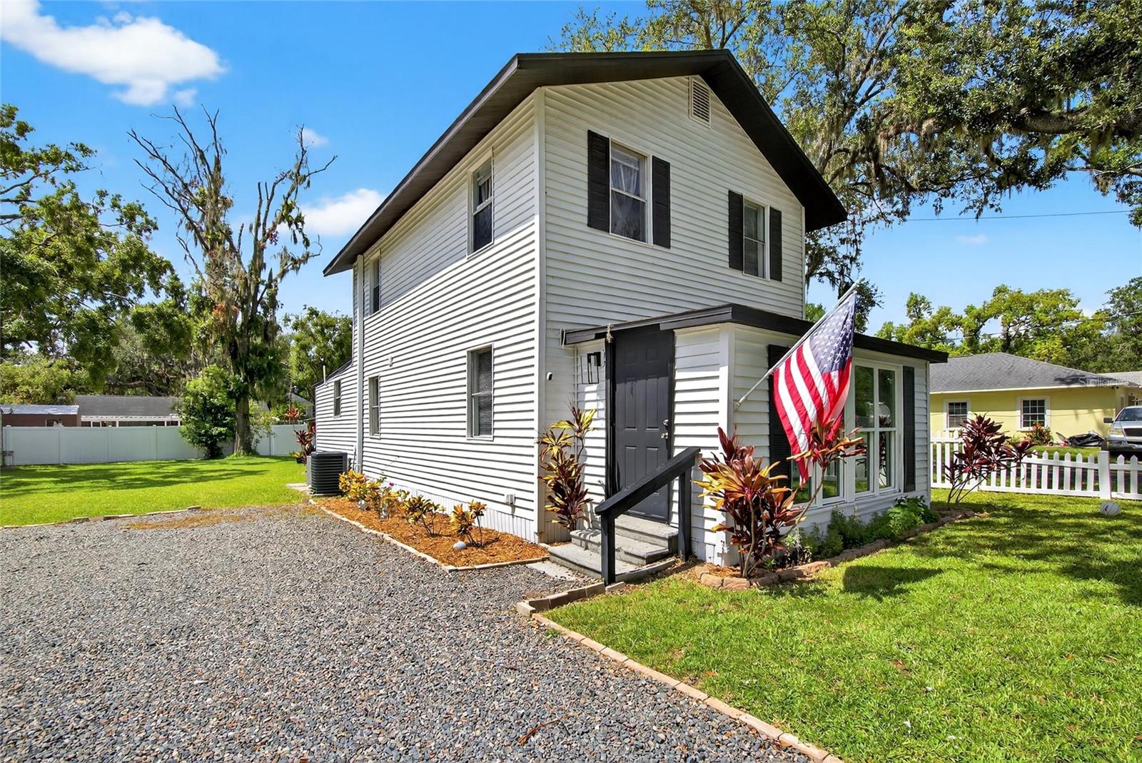 Image 9 of 67 For 1607 Granfield Avenue