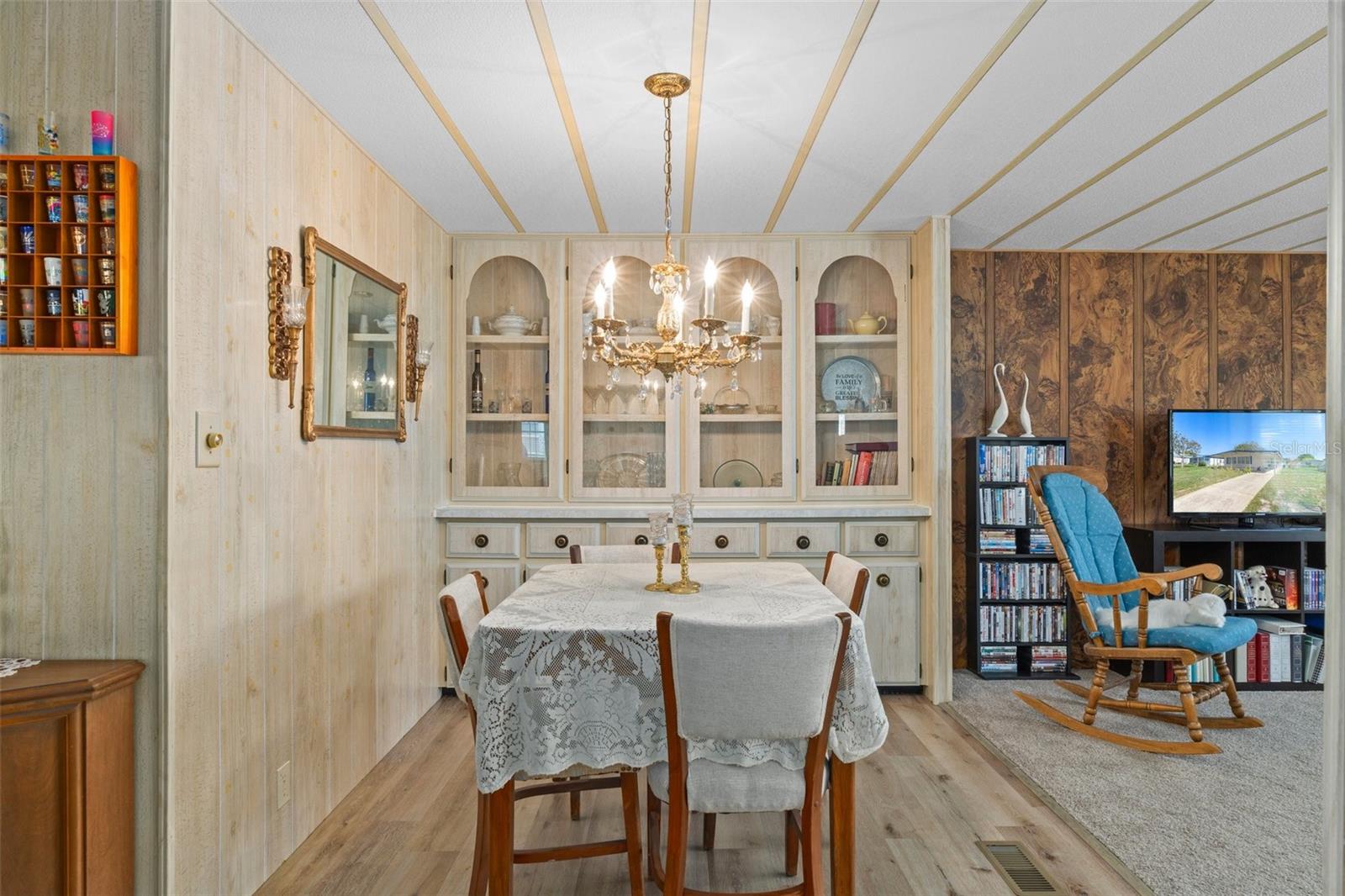 Image 11 of 32 For 8715 Highpoint Boulevard