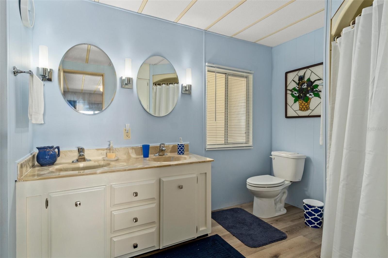Image 23 of 32 For 8715 Highpoint Boulevard