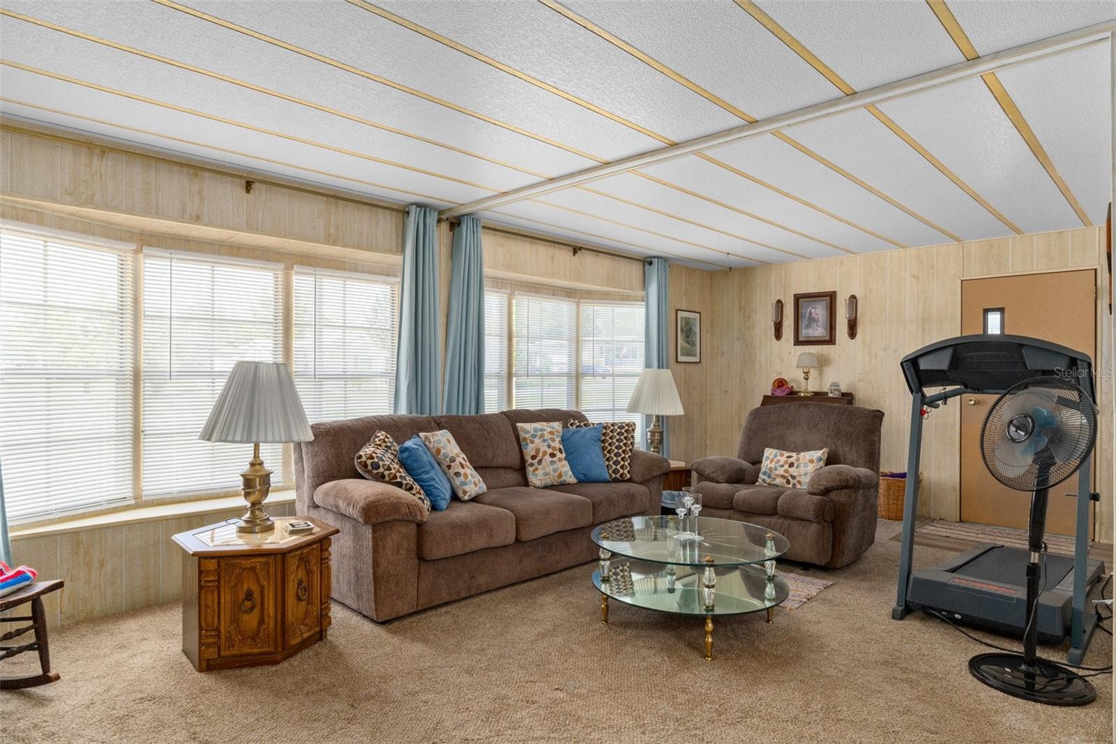 Image 9 of 32 For 8715 Highpoint Boulevard