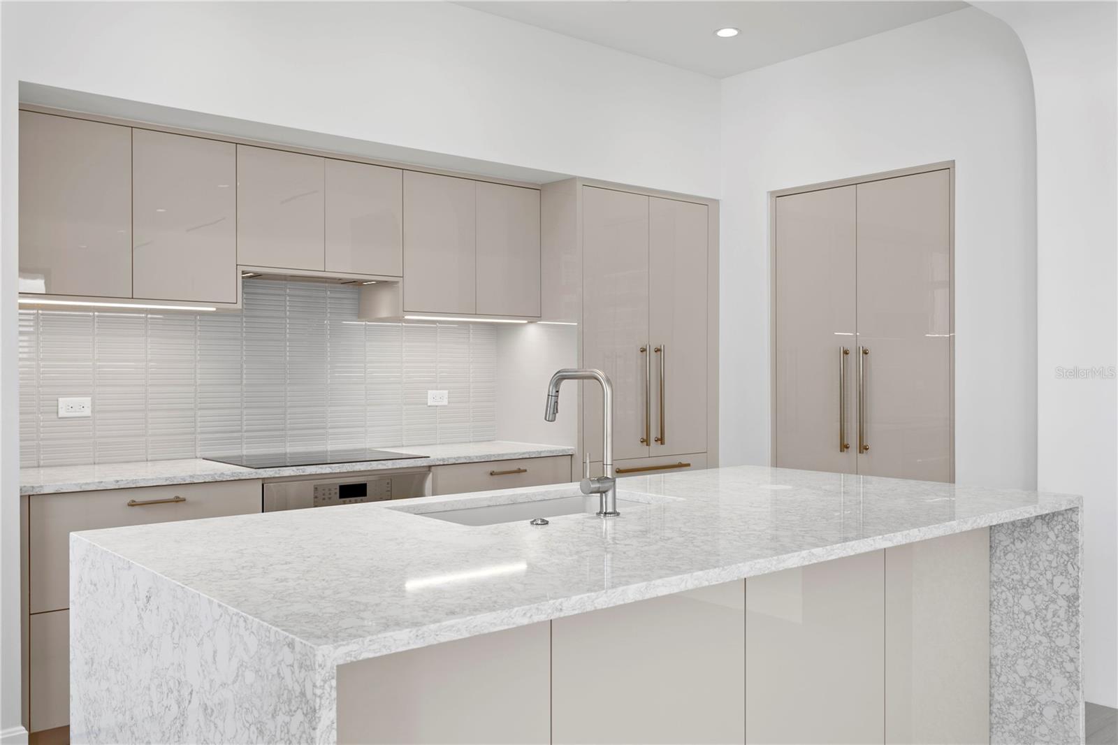 Image 14 of 40 For 126 4th Avenue Ne 1201