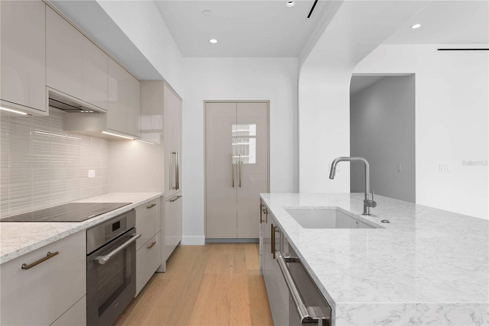 Image 16 of 40 For 126 4th Avenue Ne 1201